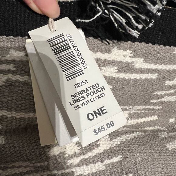 Aritzia Serrated Lines Pouch - Picture 2 of 2